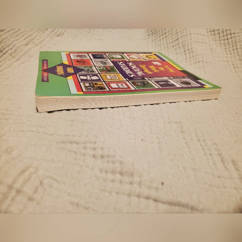 Seeing the Whole Through Social Studies by - Green Cover